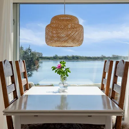 Lovely House With Panoramic View בית נופש Martofte