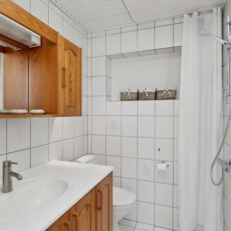 Lovely House With Panoramic View בית נופש Martofte