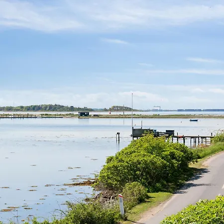 Lovely House With Panoramic View Martofte